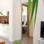Apartment The Nine Graces -kora, 80m From Beach, Terrace And Jacuzzi