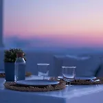 Apartment The Nine Graces -kora, 80m From Beach, Terrace And Jacuzzi