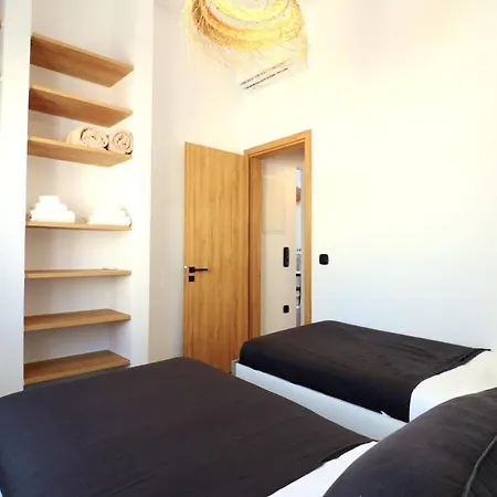 The Nine Graces -kora, 80m From Beach, Terrace And Jacuzzi דירה